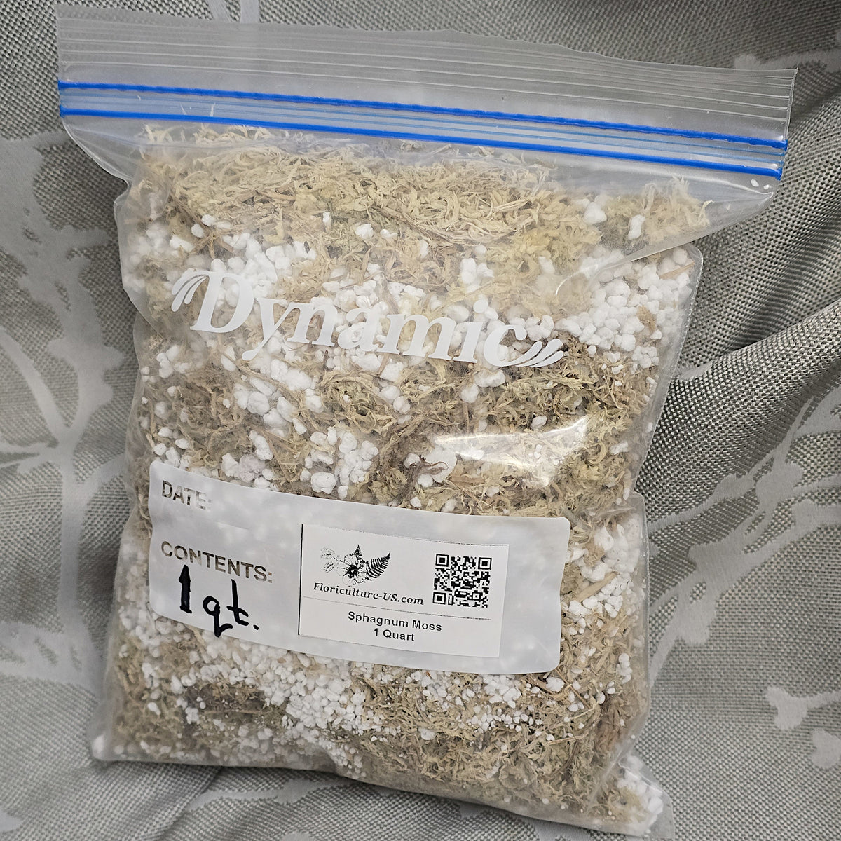 One quart clear plastic bag filled with dry sphagnum moss and perlite potting mix. Pre-packed carnivorous plant substrate.